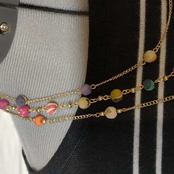 Silk Sari fabric fair trade Aasha necklace multi layered goldtone - Picture 3 of 4